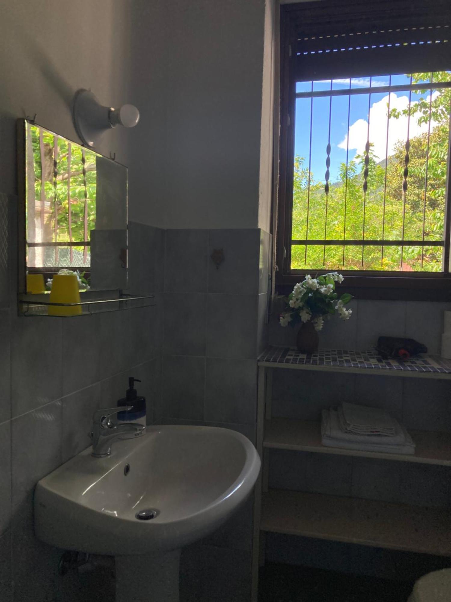 Bed and Breakfast Al Termen Sondrio Esterno foto